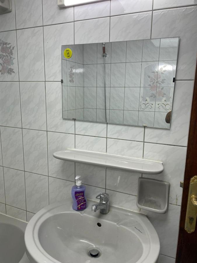 Brand New Boys Hostel 5 Min Walk From Burjuman Metro Station Exit-4 With All Brand New Furnishings & Free Facilities Dubai Buitenkant foto