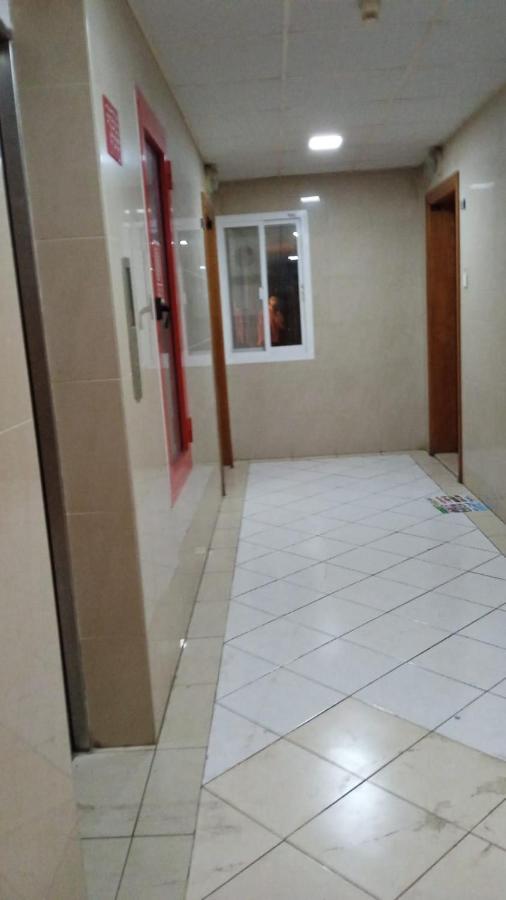 Brand New Boys Hostel 5 Min Walk From Burjuman Metro Station Exit-4 With All Brand New Furnishings & Free Facilities Dubai Buitenkant foto