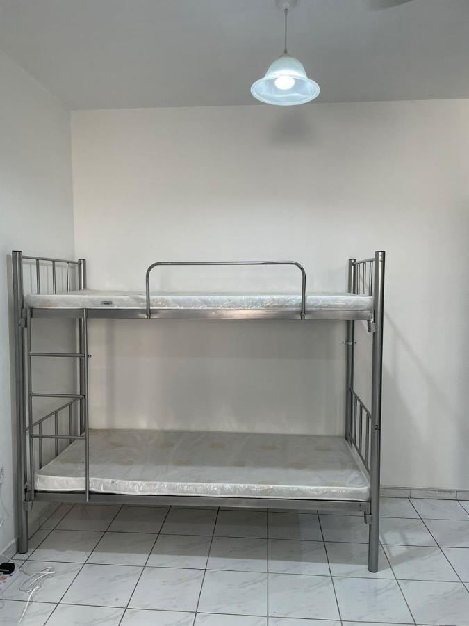 Brand New Boys Hostel 5 Min Walk From Burjuman Metro Station Exit-4 With All Brand New Furnishings & Free Facilities Dubai Buitenkant foto